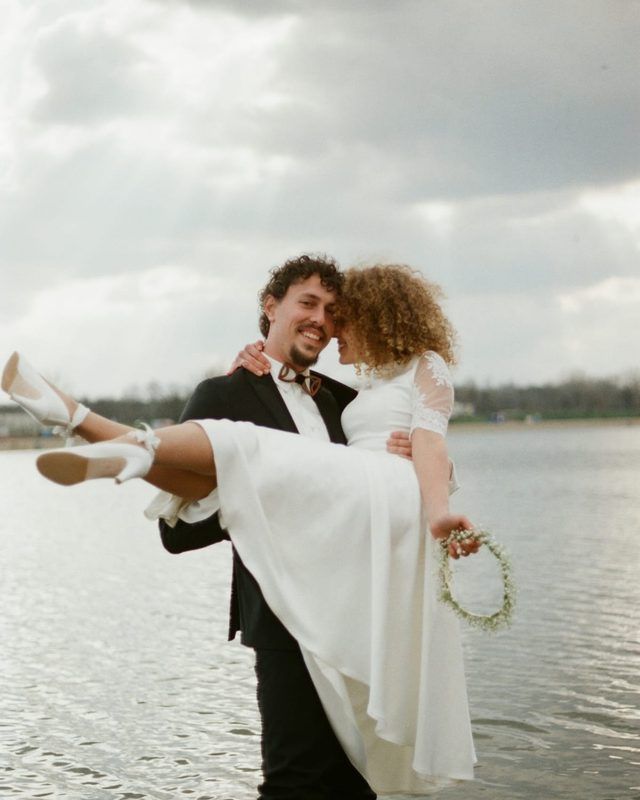 A wedding photo in the Original film look